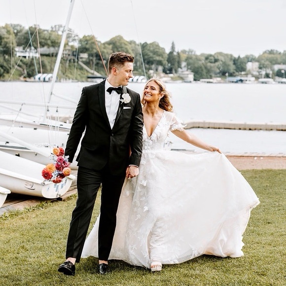 Pallas Couture Emilie Wedding Dress - Picture 6 of 16